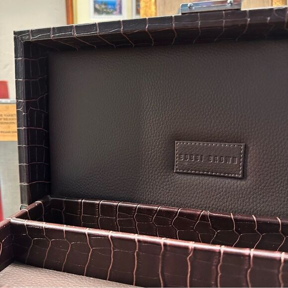 Bobbi Brown | brown croc embossed vegan leather valet case - Picture 10 of 10